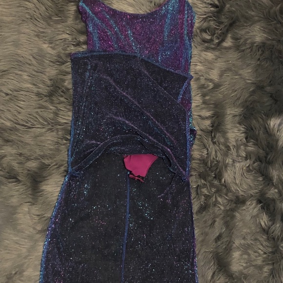 Dress - Picture 2 of 4